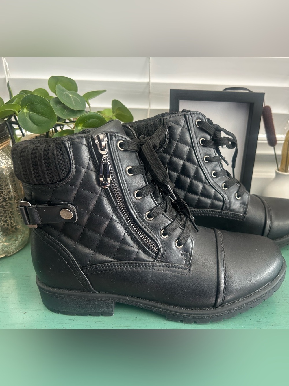 Black Combat Ankle Boots Lace up Low Heel Quilted with Side Zipper 8.5 - Picture 3 of 12